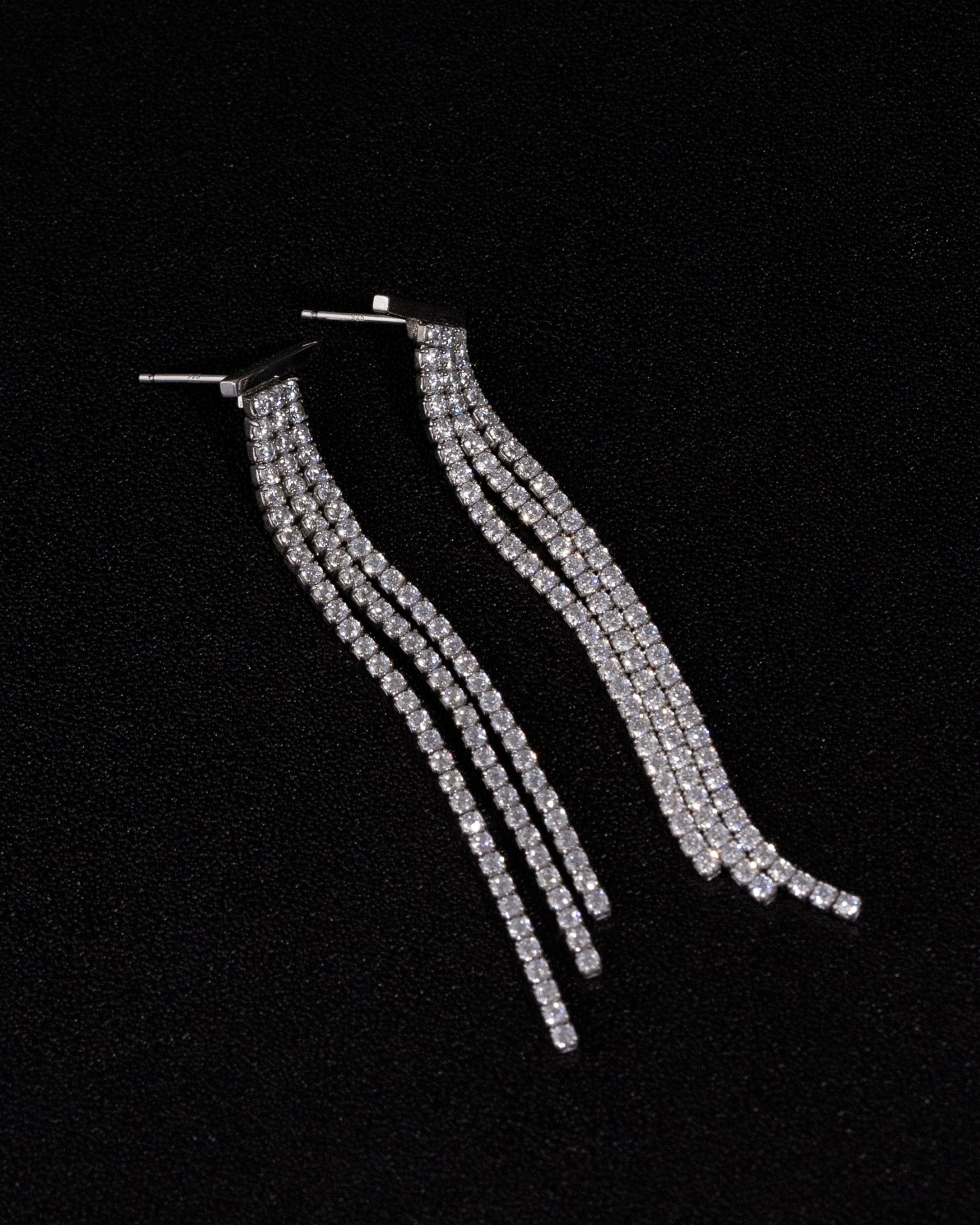 Marilyn Monroe Linear Drop Earrings