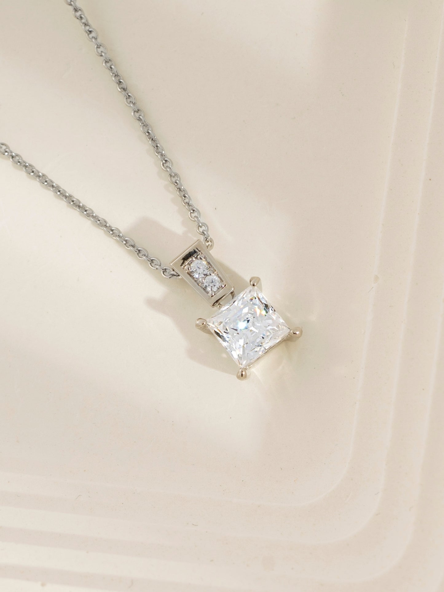DIAMONBLISS Silver-tone Brass Princess cut Solitiare Drop Pendant Necklace| Embellished with Swarovski® Zirconia| 1.5 cttws