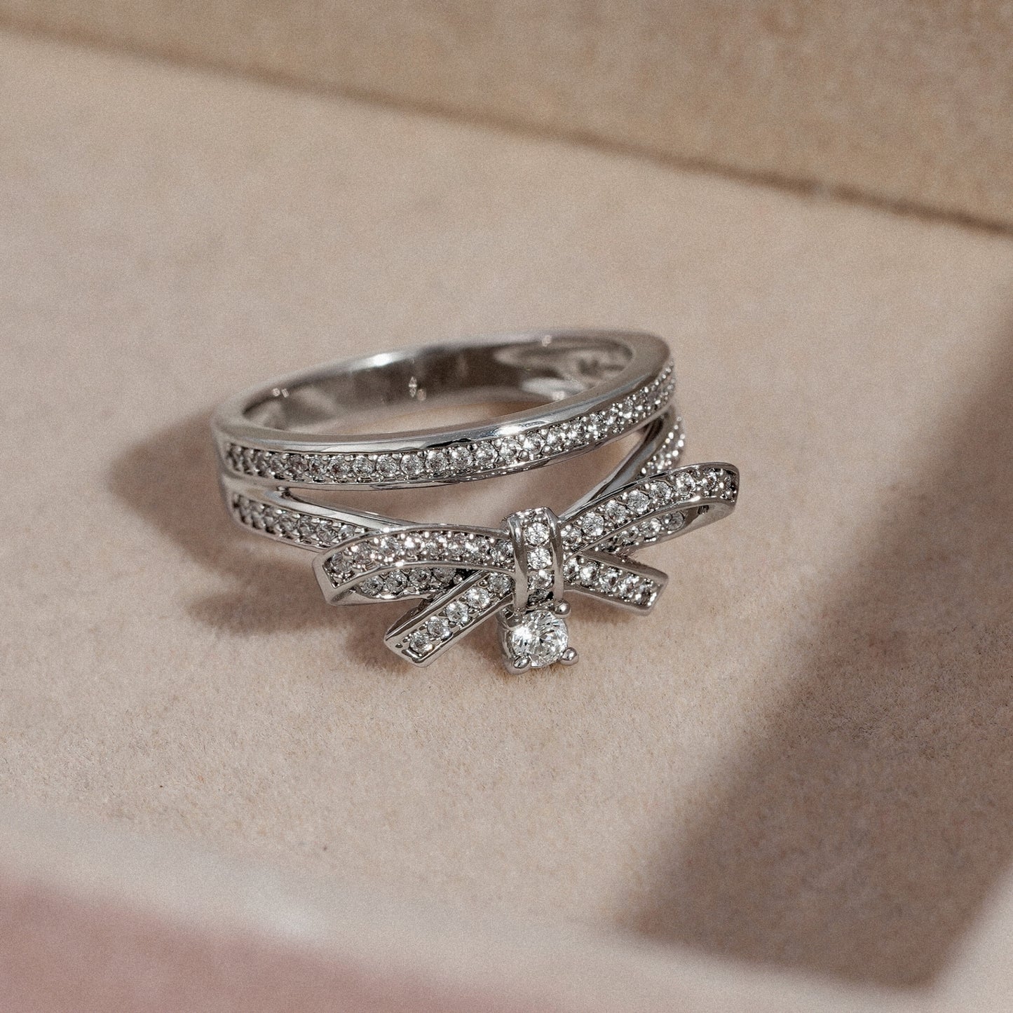 DIAMONBLISS Marilyn Monroe Bow Ring