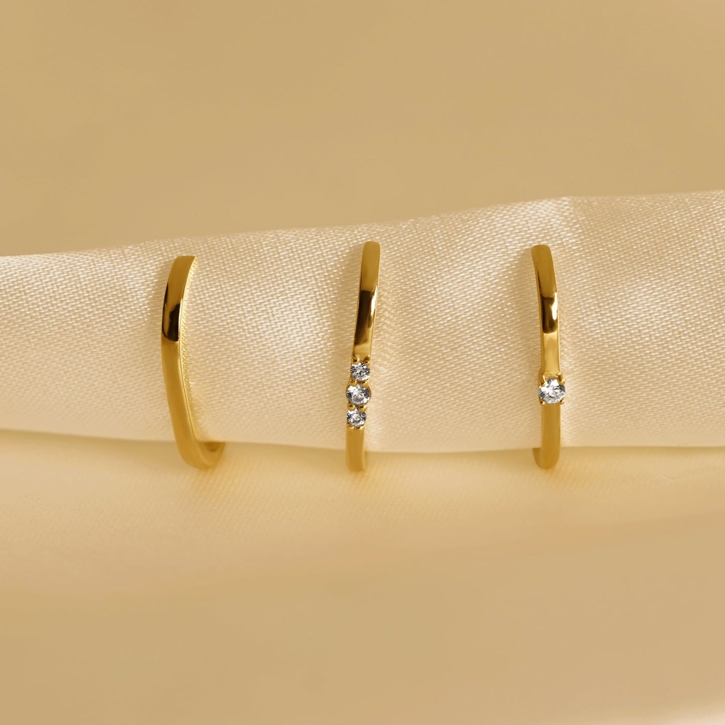 Curved Bar Stud Earrings