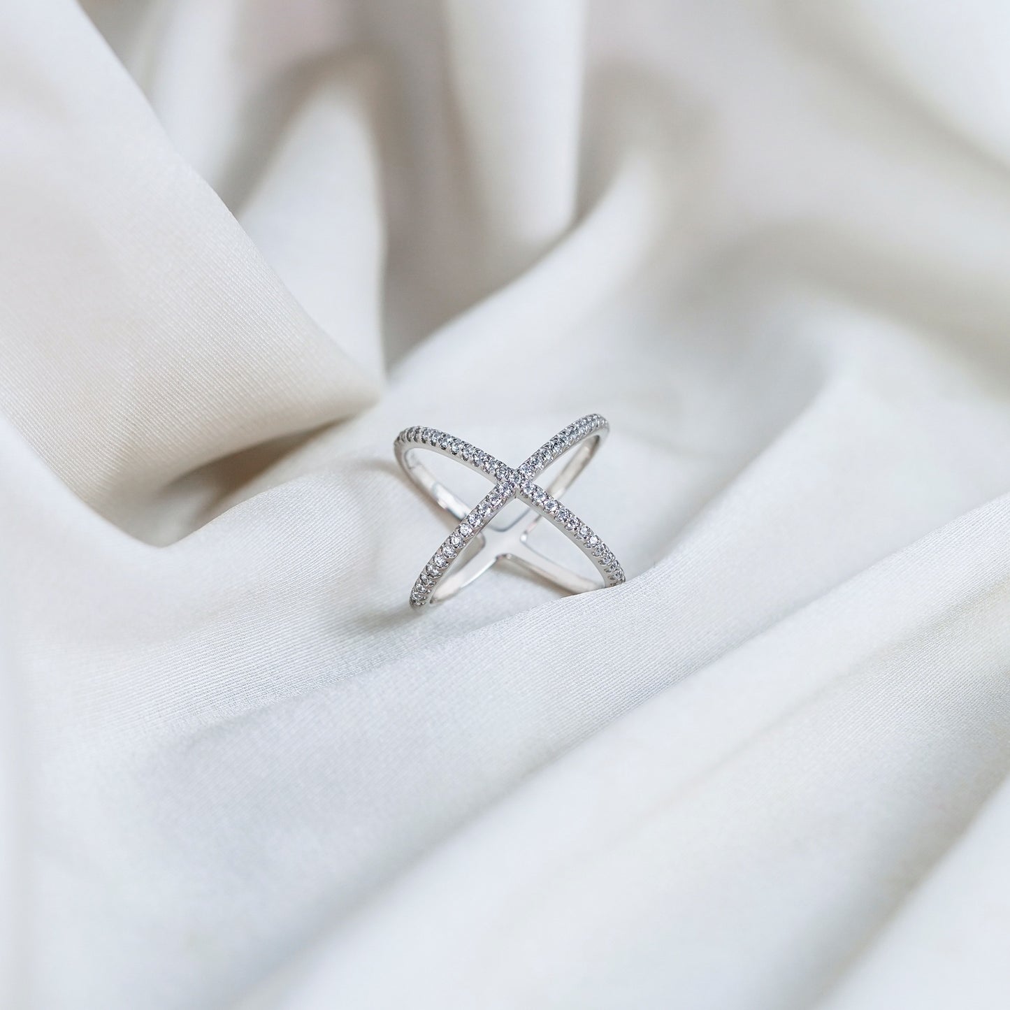 Wide Criss Cross X Ring