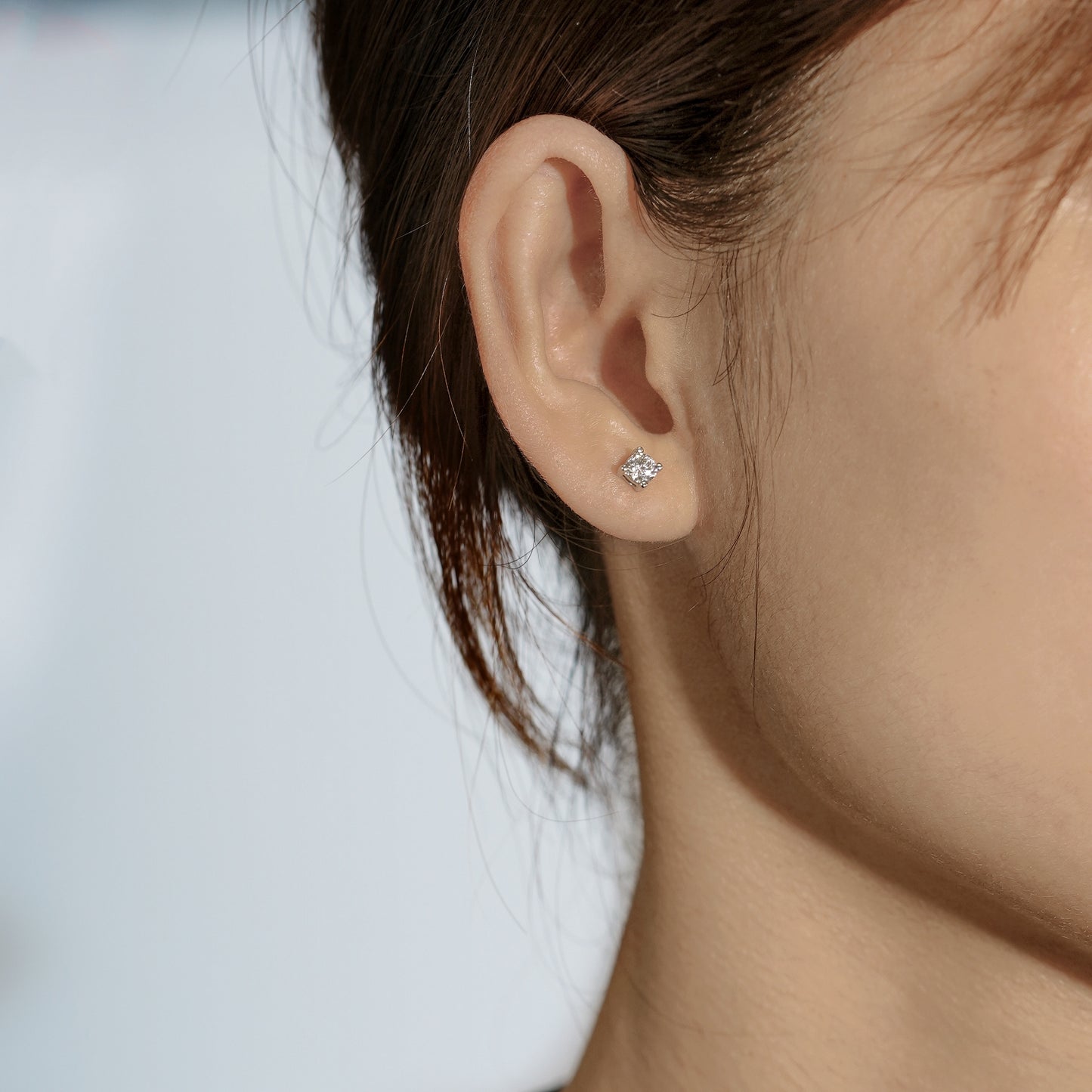 Signature Deluxe Round Solitaire Stud Earrings