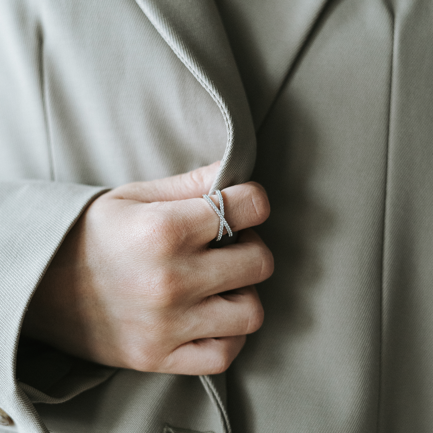 Thin Criss Cross X Ring