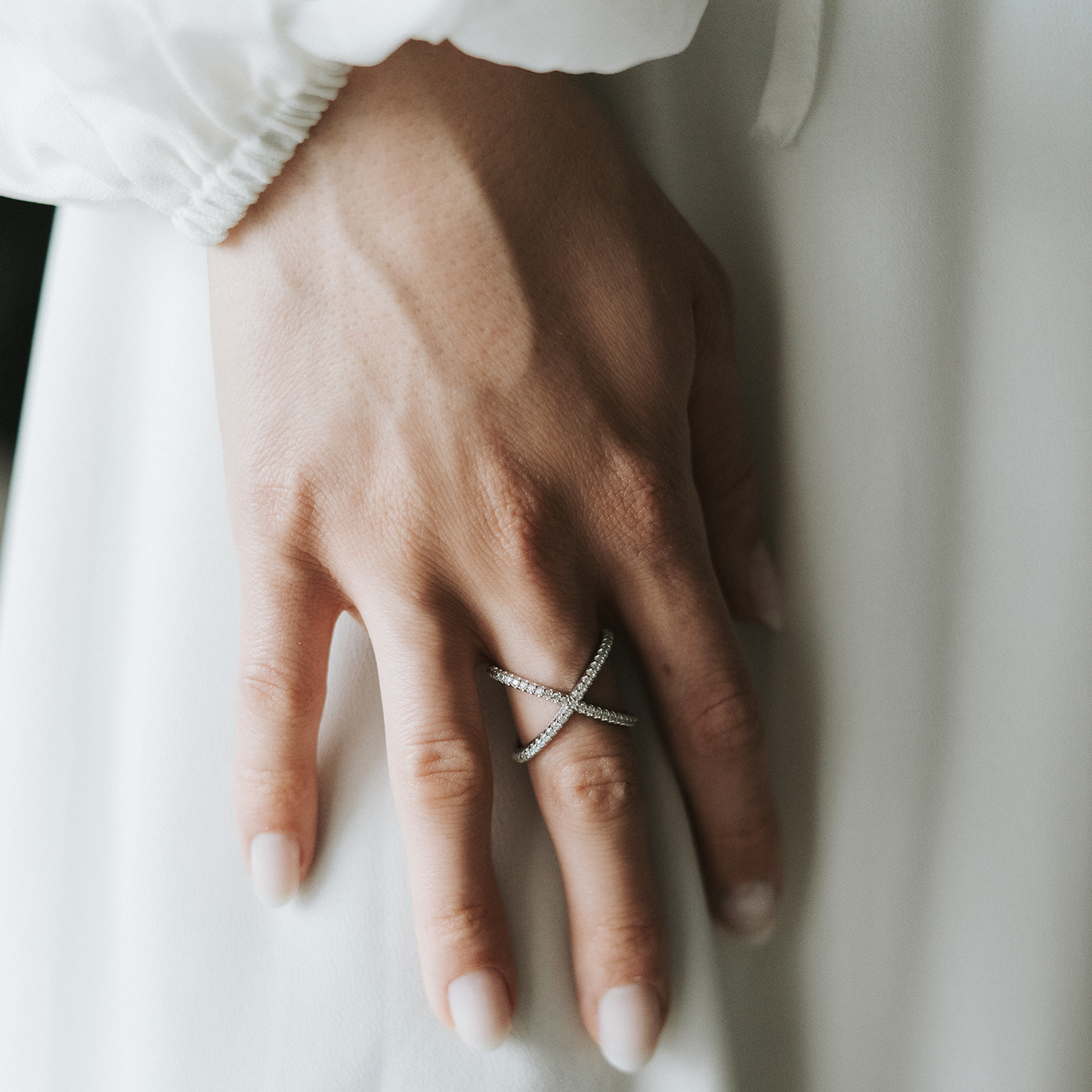 Wide Criss Cross X Ring