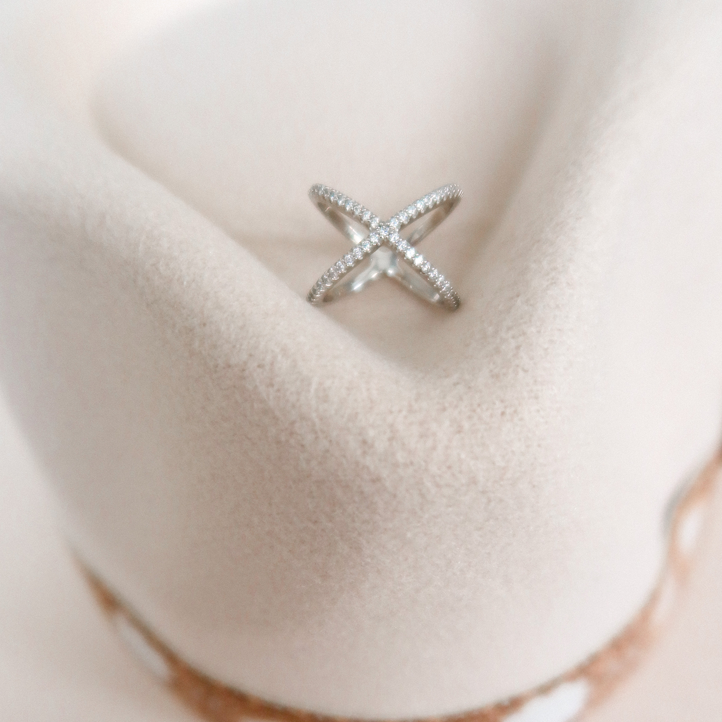 Wide Criss Cross X Ring