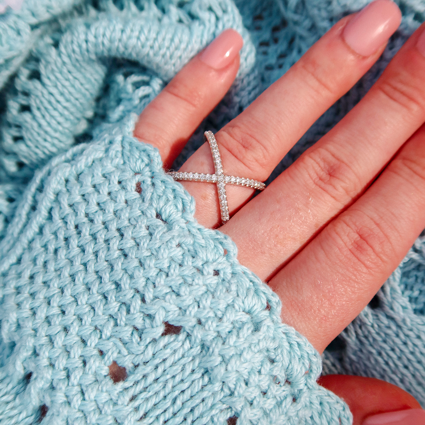 Wide Criss Cross X Ring
