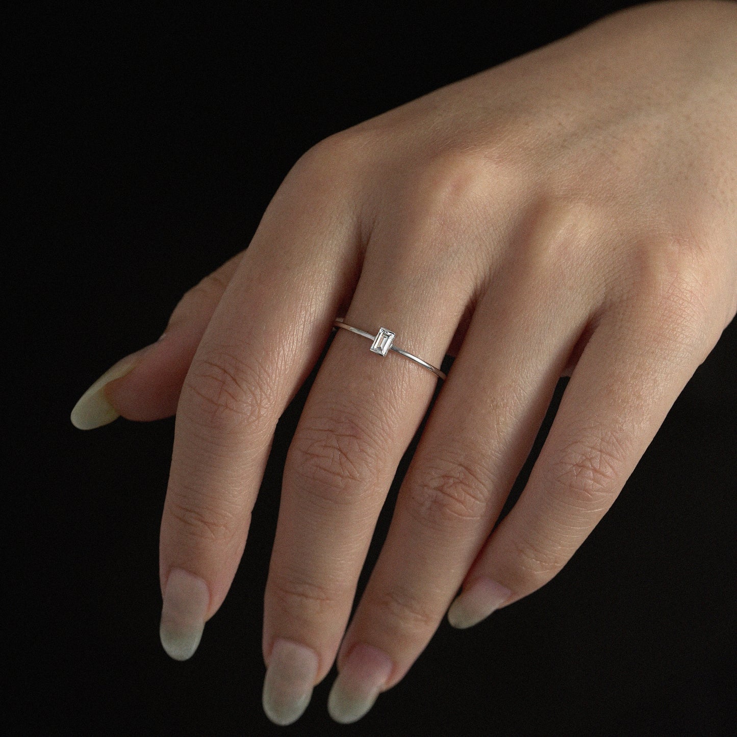 Marilyn Monroe Solo Baguette Petite Ring