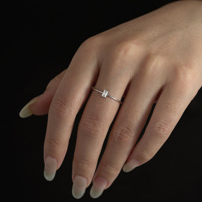 Marilyn Monroe Solo Baguette Petite Ring