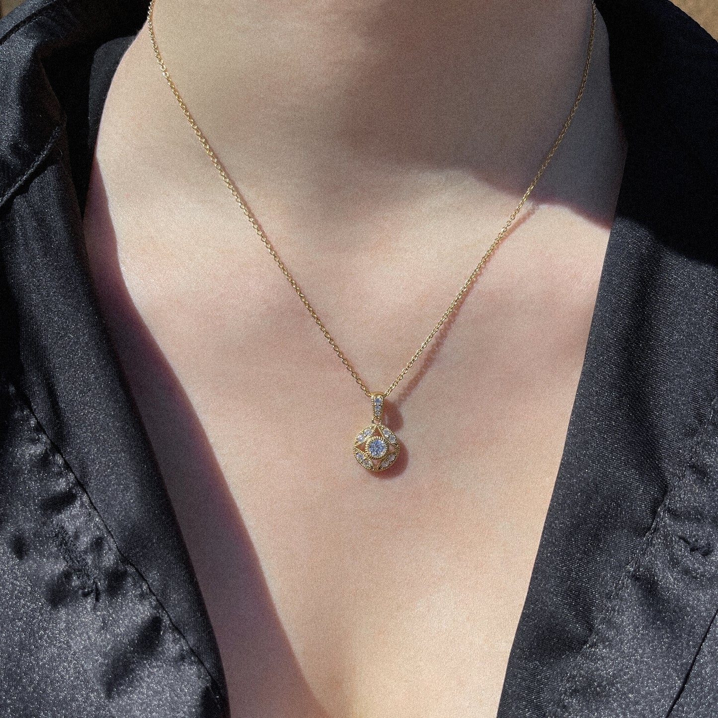 Marilyn Monroe Vintage Round Pendant Necklace