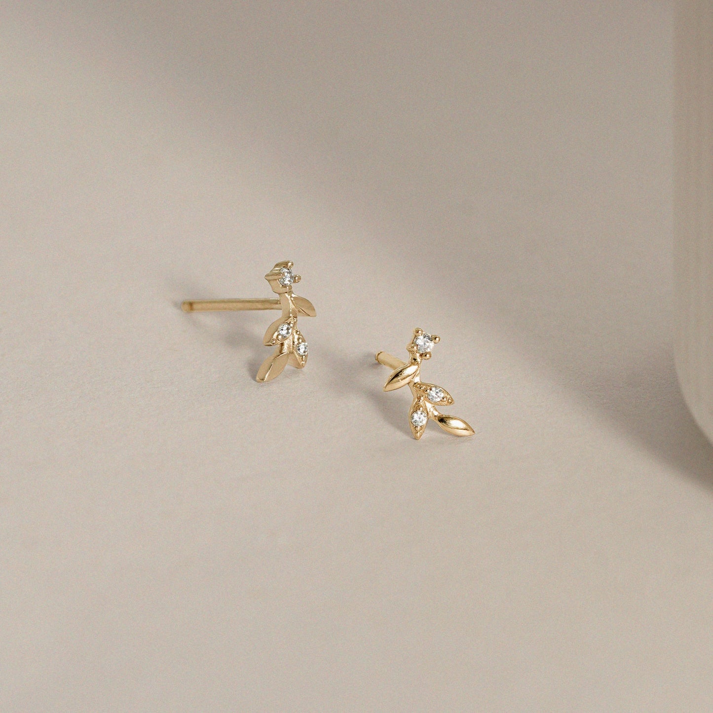 Marilyn Monroe Mini Leaf Earrings