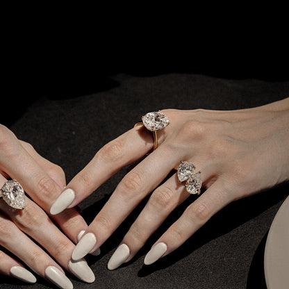 Marilyn Monroe Pear Cut Toi et Moi Ring