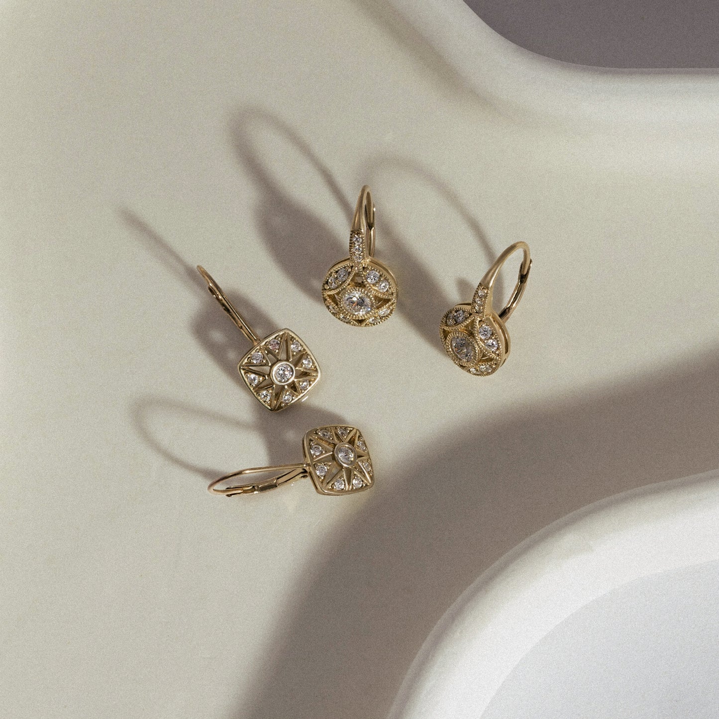 Marilyn Monroe Vintage Round Leverback Earrings