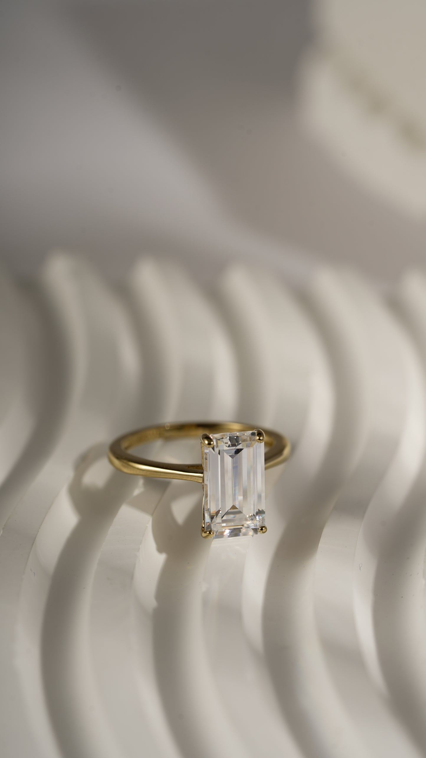 DIAMONBLISS 5-Carat Solitaire Ring For Women | 14K Gold Plated 925 Sterling Silver Celebrity Cocktail Ring | 100 Facet Cubic Zirconia