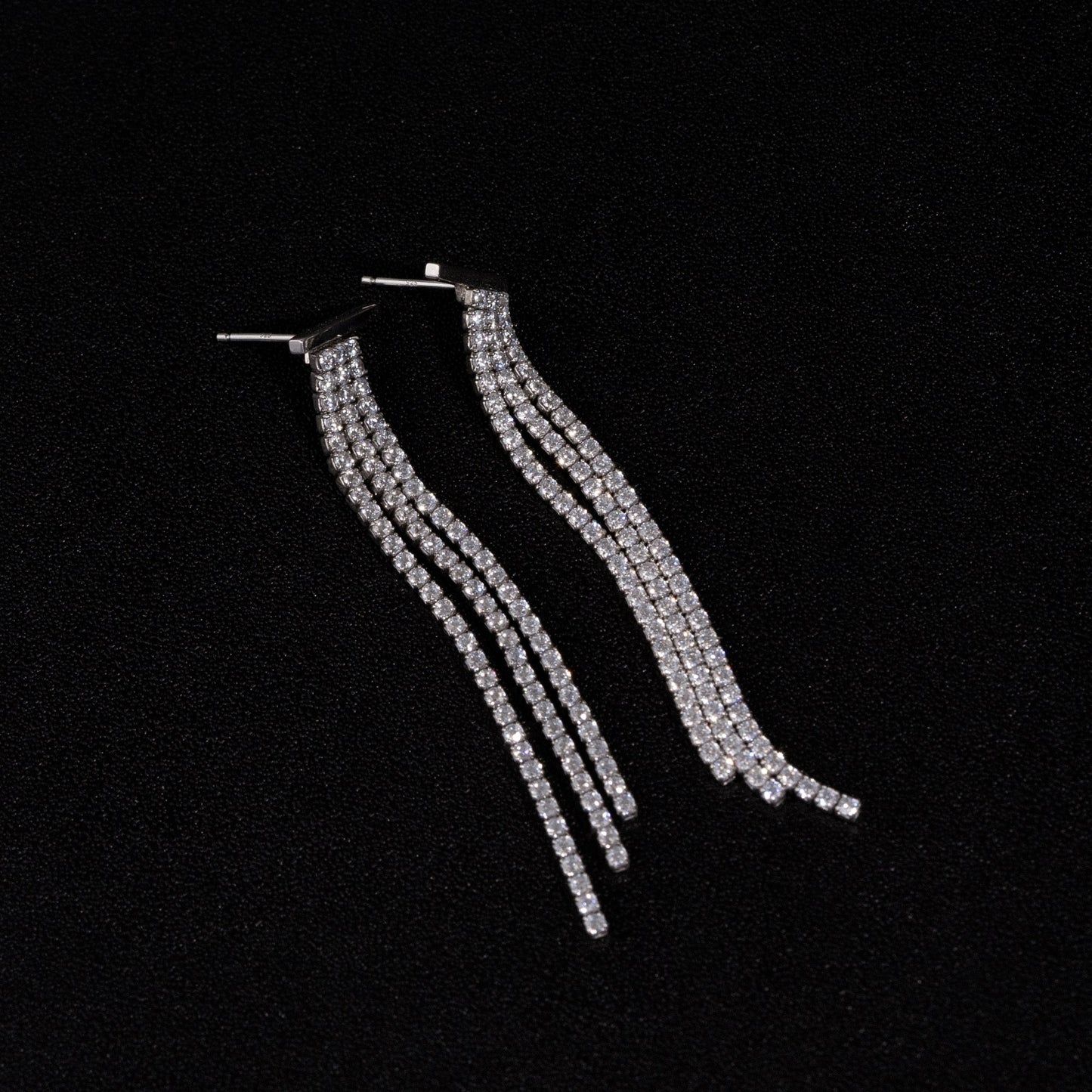 Marilyn Monroe Linear Drop Earrings