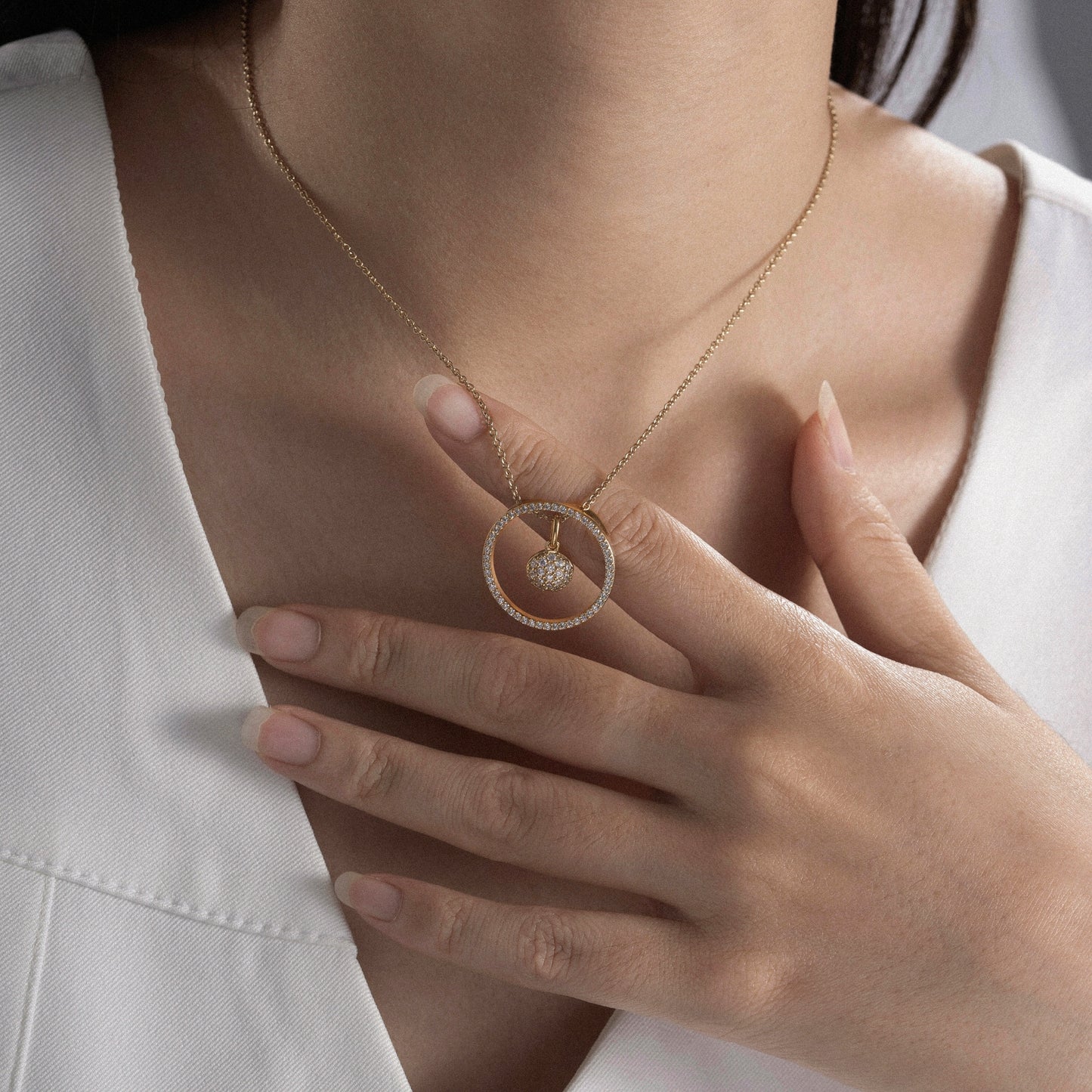 Marilyn Monroe Convertible Pavé Round Pendant Necklace