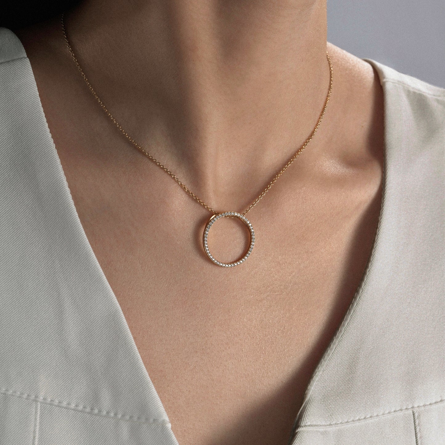 Marilyn Monroe Convertible Pavé Round Pendant Necklace