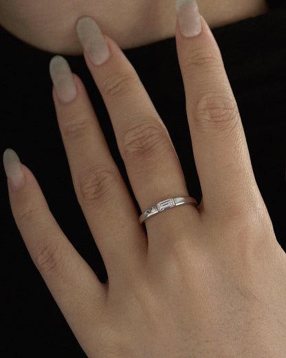 Marilyn Monroe Solo Baguette Ring