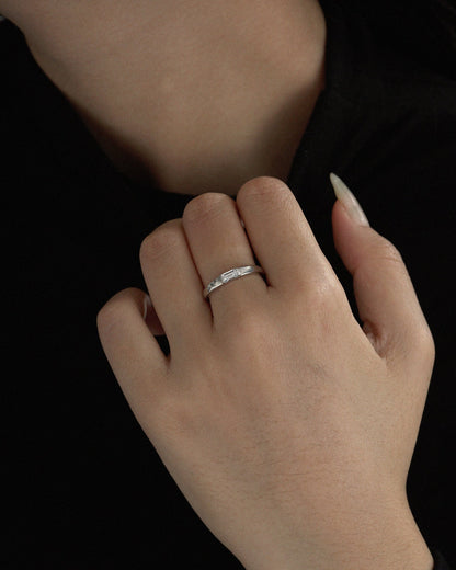 Marilyn Monroe Solo Baguette Ring
