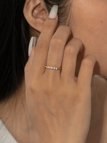 Lab Grown Diamond Graduated Five-Stone Band Ring