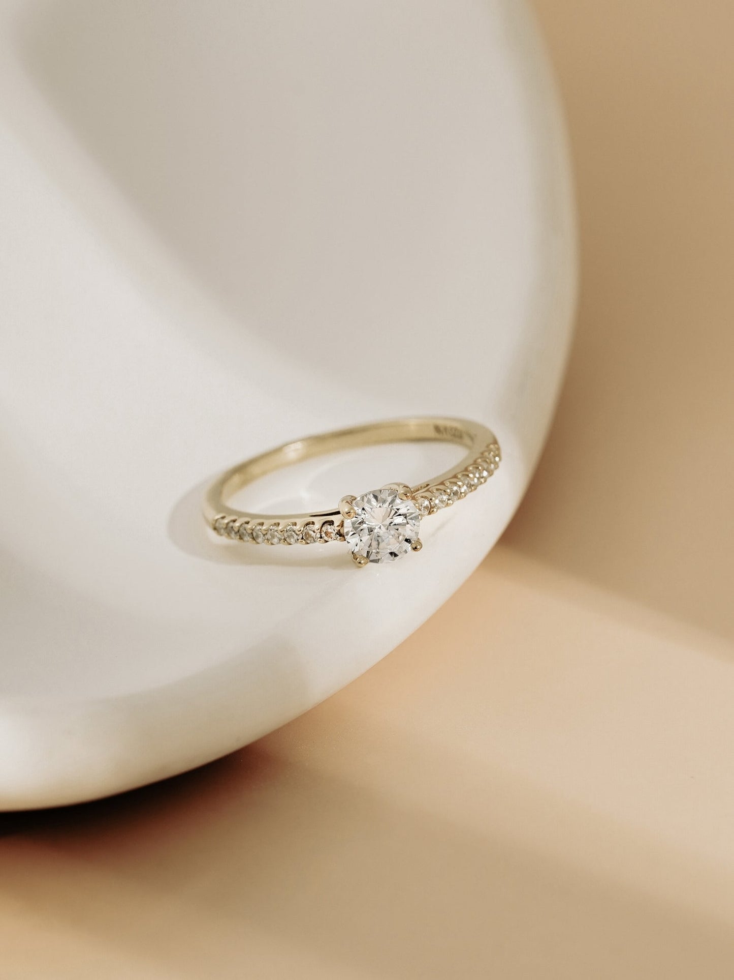Lab Grown Diamond 0.66ct Round Cut Solitaire Ring with Pave Band
