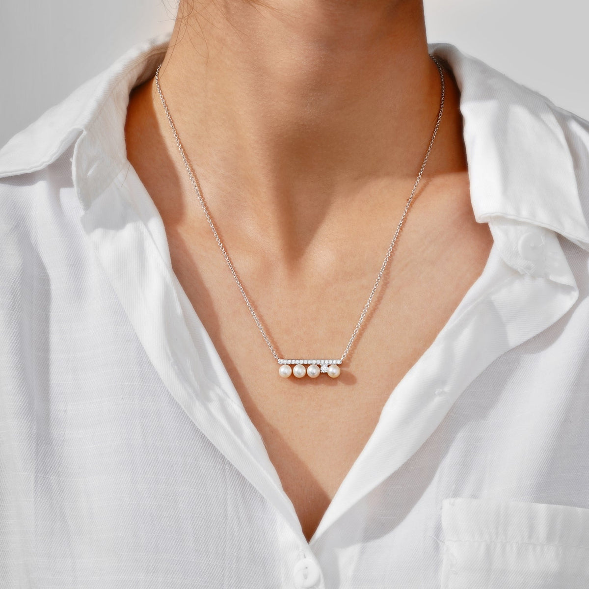 Bar Pearl Pendant Necklace